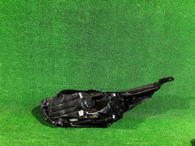Load image into Gallery viewer, Frontscheinwerfer Kia Ceed 92102J7051 Rechts Scheinwerfer Headlight