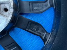Load image into Gallery viewer, 1x Alufelge 20 Zoll 8.0" 5x112 27ET Glanz Schwarz 6881208 BMW 1 6 Rim Wheel FEL7010973976za