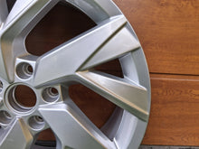 Laden Sie das Bild in den Galerie-Viewer, 1x Alufelge 18 Zoll 7.0" 5x112 43ET Glanz Silber 5NA601025AD VW Tiguan Rim Wheel FEL4005419074bt