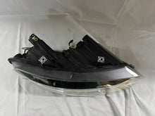 Laden Sie das Bild in den Galerie-Viewer, Frontscheinwerfer VW Polo 6c1 6C1941006 FALSE Scheinwerfer Headlight SCH1250762837sl