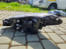 Load image into Gallery viewer, Frontscheinwerfer Toyota Yaris LED Rechts Scheinwerfer Headlight