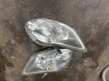 Laden Sie das Bild in den Galerie-Viewer, Frontscheinwerfer Toyota Auris Ein Satz Scheinwerfer Headlight SCH3694253557yj