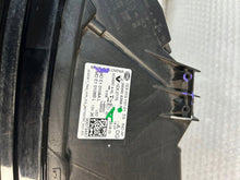 Laden Sie das Bild in den Galerie-Viewer, Frontscheinwerfer Renault 260606388R Ein Stück (Rechts oder Links) Headlight