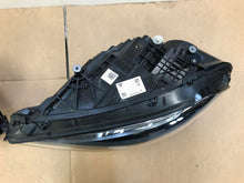 Laden Sie das Bild in den Galerie-Viewer, Frontscheinwerfer Mercedes-Benz W177 A1779062106 A1779062206 LED Ein Satz SCH9171467956ra