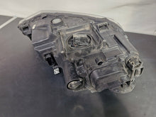 Laden Sie das Bild in den Galerie-Viewer, Frontscheinwerfer VW Polo 2G1941035F Links Scheinwerfer Headlight SCH9361838982yj