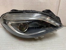Load image into Gallery viewer, Frontscheinwerfer Mercedes-Benz W246 A2468207261 Xenon Rechts Headlight SCH3756445231sb