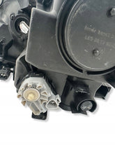 Load image into Gallery viewer, Frontscheinwerfer Toyota Rav 4 W3049 Rechts Scheinwerfer Headlight SCH2934287599kp