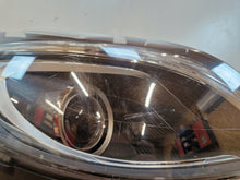 Laden Sie das Bild in den Galerie-Viewer, Frontscheinwerfer Mercedes-Benz W246 2468207261 LED Rechts Headlight SCH4602483965ad