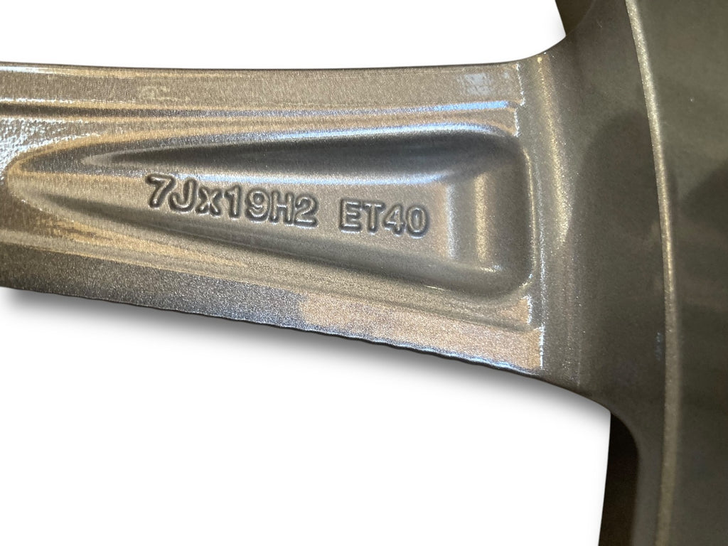 1x Alufelge 19 Zoll 7.0" 5x114.3 40ET KE409-4E400X Dacia Duster Qashqai