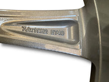 Laden Sie das Bild in den Galerie-Viewer, 1x Alufelge 19 Zoll 7.0&quot; 5x114.3 40ET KE409-4E400X Dacia Duster Qashqai