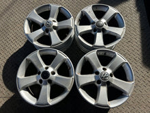 Laden Sie das Bild in den Galerie-Viewer, 4x Alufelge 16 Zoll 6.5" 5x112 42ET Glanz Silber 3C1071496B VW Rim Wheel FEL2422281939sc