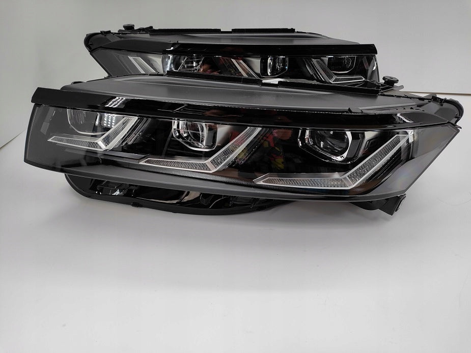 Frontscheinwerfer VW Touareg Cr7 992941592BG Ein Satz Scheinwerfer Headlight SCH1380033136yw