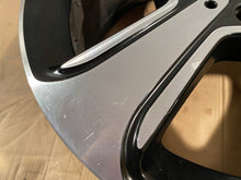 Laden Sie das Bild in den Galerie-Viewer, 1x Alufelge 17 Zoll 7.5" 5x112 52,5ET A2464011500 Mercedes-Benz W246 Rim Wheel FEL5770018801wk