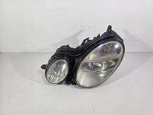 Laden Sie das Bild in den Galerie-Viewer, Frontscheinwerfer Mercedes-Benz W211 1903848139433 Links Scheinwerfer Headlight SCH9047323505af