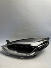 Laden Sie das Bild in den Galerie-Viewer, Frontscheinwerfer Ford Fiesta I H1BB-13E015 LED Ein Stück (Rechts oder Links) SCH4637949190iq