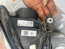 Load image into Gallery viewer, Frontscheinwerfer Mercedes-Benz Sl A2319061001 Xenon Rechts Headlight SCH1692268635ni