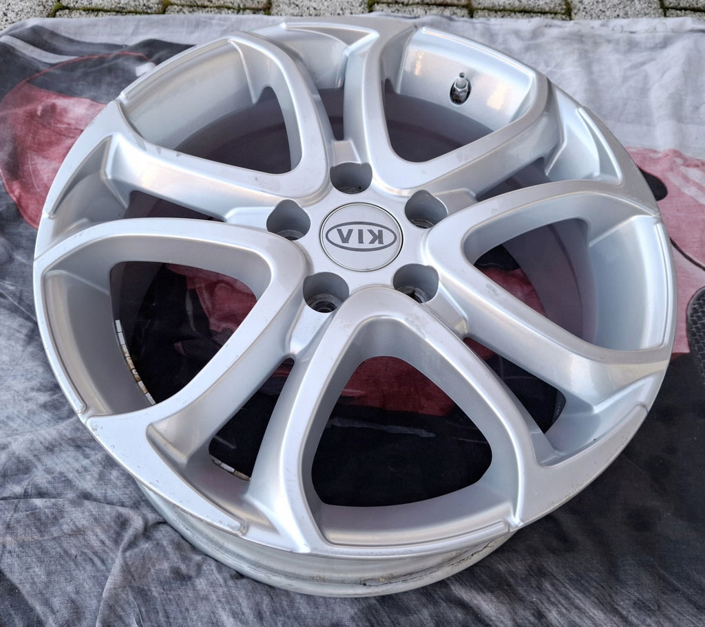 1x Alufelge 17 Zoll 7.0" 5x114.3 47ET Silber WI147017 Hyundai I Rim Wheel FEL8025227661ne