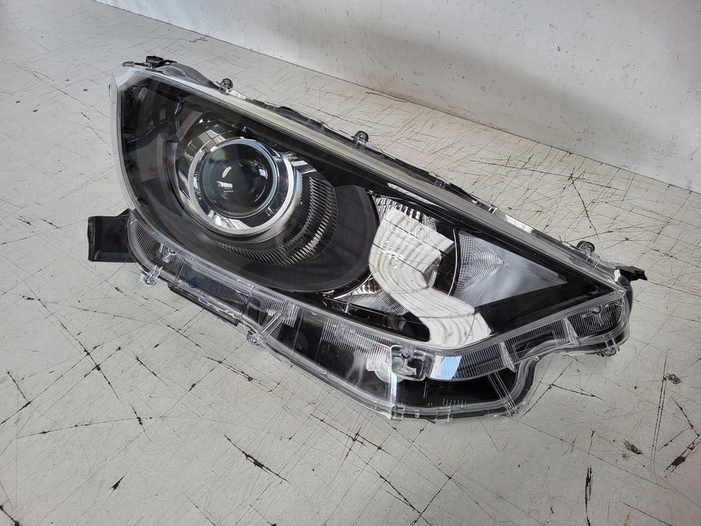 Frontscheinwerfer Toyota Yaris 81130-K0060 Rechts Scheinwerfer Headlight SCH4948211008zk