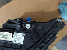 Laden Sie das Bild in den Galerie-Viewer, Frontscheinwerfer Mercedes-Benz W206 A2069062204 LED Rechts Headlight SCH7575536734ey