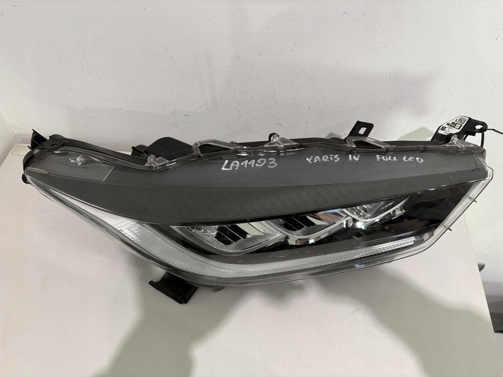 Frontscheinwerfer Toyota Yaris LED Rechts Scheinwerfer Headlight