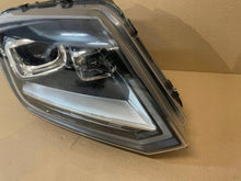 Load image into Gallery viewer, Frontscheinwerfer VW Amarok 2H1941016AF Xenon Rechts Scheinwerfer Headlight SCH7119043803on