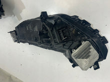 Laden Sie das Bild in den Galerie-Viewer, Frontscheinwerfer Tesla Model 3 1077375-50-B Full LED Rechts oder Links