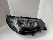Laden Sie das Bild in den Galerie-Viewer, Frontscheinwerfer Peugeot 2008 208 II 9823193880 Rechts Scheinwerfer Headlight