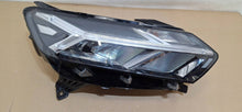 Laden Sie das Bild in den Galerie-Viewer, Frontscheinwerfer Dacia Sandero III 260102586R Full LED Rechts Headlight