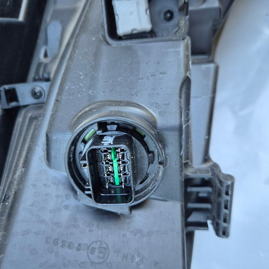 Frontscheinwerfer Hyundai Tucson 92207N7400 Links Scheinwerfer Headlight SCH7177512245zw