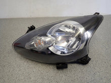 Load image into Gallery viewer, Frontscheinwerfer Toyota Aygo 81150-0H070 Links Scheinwerfer Headlight SCH4140209127th
