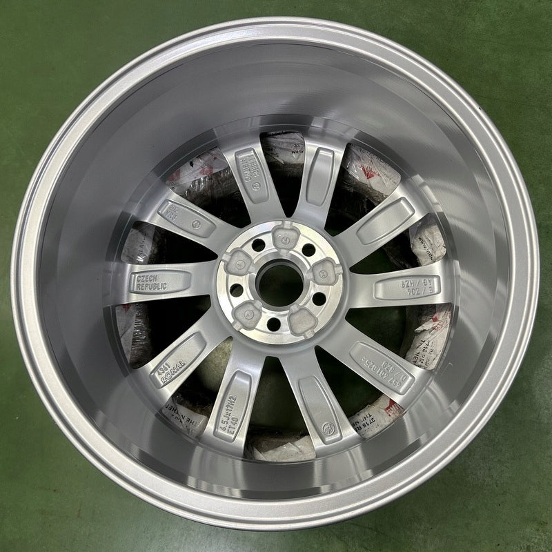 1x Alufelge 17 Zoll 6.5" 5x100 40ET Glanz Silber 657601025D Skoda Scala Kamiq I FEL5288702868xb