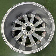 Load image into Gallery viewer, 1x Alufelge 17 Zoll 6.5" 5x100 40ET Glanz Silber 657601025D Skoda Scala Kamiq I FEL5288702868xb