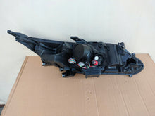 Laden Sie das Bild in den Galerie-Viewer, Frontscheinwerfer Mitsubishi Eclipse Cross 8301D185 LED Links Headlight