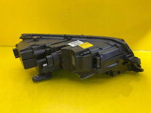 Laden Sie das Bild in den Galerie-Viewer, Frontscheinwerfer Skoda Octavia I 5E1941015F LED Links Scheinwerfer Headlight SCH4811450968nk