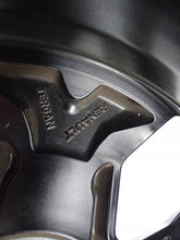 Laden Sie das Bild in den Galerie-Viewer, 1x Alufelge 17 Zoll 6.5" 5x114.3 32ET 403000562R 403006743R Dacia Duster Iii FEL3465848462xb
