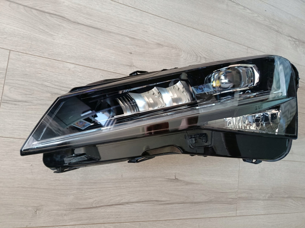 Frontscheinwerfer Skoda Superb III 3V1941015E Links Scheinwerfer Headlight SCH3102853070ey