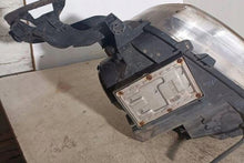 Laden Sie das Bild in den Galerie-Viewer, Frontscheinwerfer Saab 9-5 Estate 89006252 Rechts Scheinwerfer Headlight