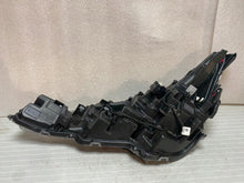 Load image into Gallery viewer, Frontscheinwerfer Toyota Corolla 81110-02S70 LED Ein Stück (Rechts oder Links)