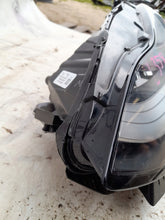 Laden Sie das Bild in den Galerie-Viewer, Frontscheinwerfer Tesla Model 3 1077375-00-6 LED Ein Stück (Rechts oder Links)