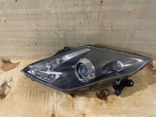 Laden Sie das Bild in den Galerie-Viewer, Frontscheinwerfer Renault Laguna III Coupe 260605058R Xenon Links Headlight