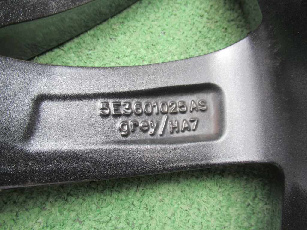 1x Alufelge 18 Zoll 7.5" 5x112 48ET Glanz Graphit 5E3601025AG Mg Octavia 5e3 I FEL8233587076te