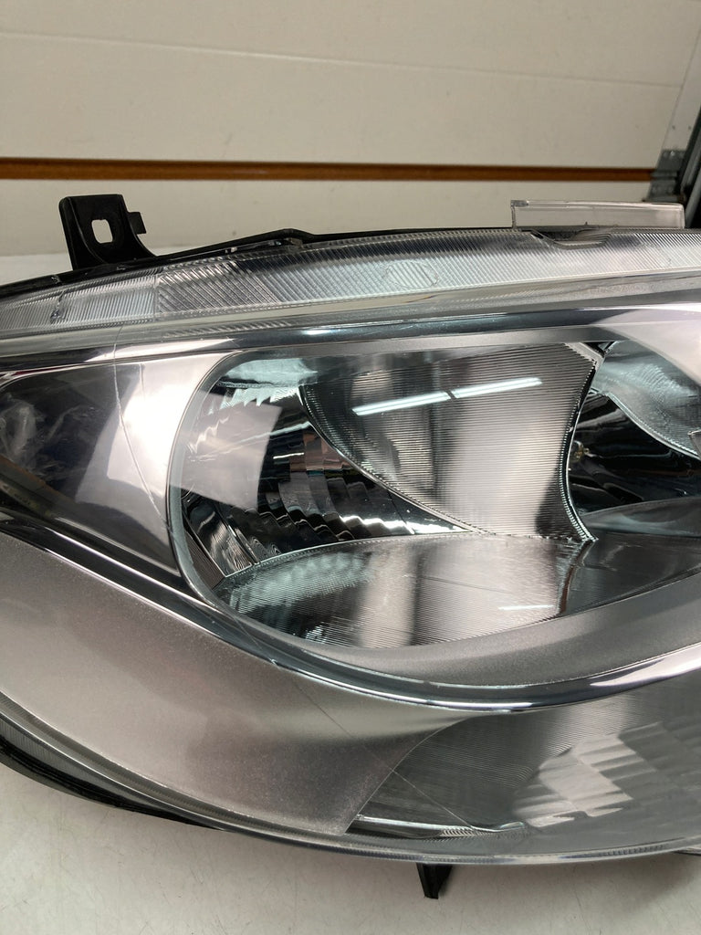 Frontscheinwerfer Mercedes-Benz Sprinter A9109060100 Rechts Headlight