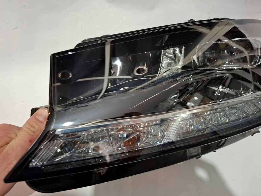 Frontscheinwerfer Skoda Fabia III 6V1941015F 030111523101 LED Links Headlight