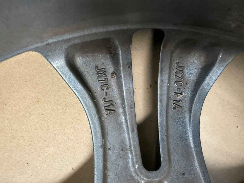 1x Alufelge 17 Zoll 7.0" 5x108 50ET Glanz 7X17ET50 JX7C-1007-F1A Ford Focus