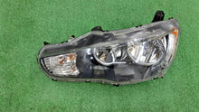 Laden Sie das Bild in den Galerie-Viewer, Frontscheinwerfer Mitsubishi VIII Links Scheinwerfer Headlight