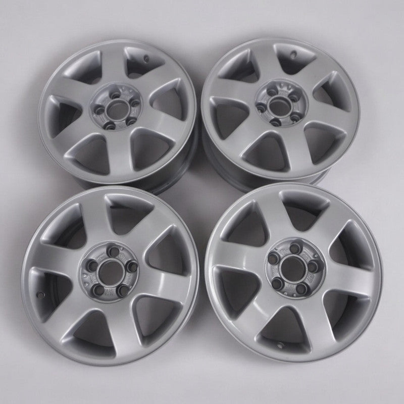 1x Alufelge 15 Zoll 6.0" 5x100 38ET Glanz Silber 6L0601025F Audi Golf Polo