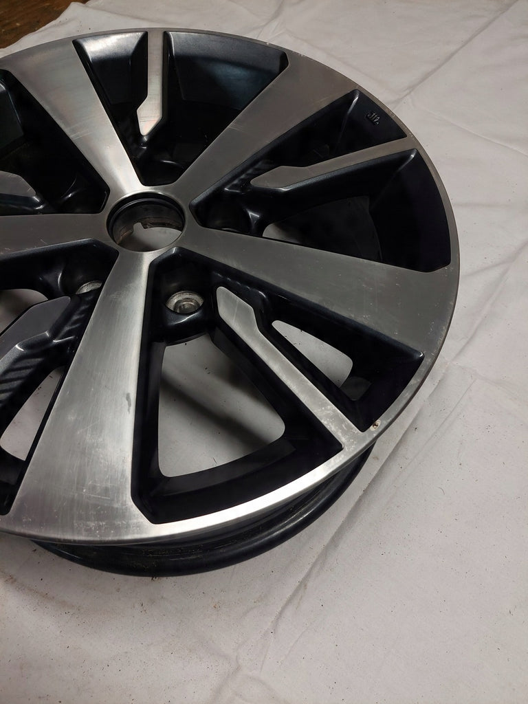 1x Alufelge 16 Zoll 6.5" 5x114.3 40ET Glanz N856012 Nissan Pulsar Rim Wheel