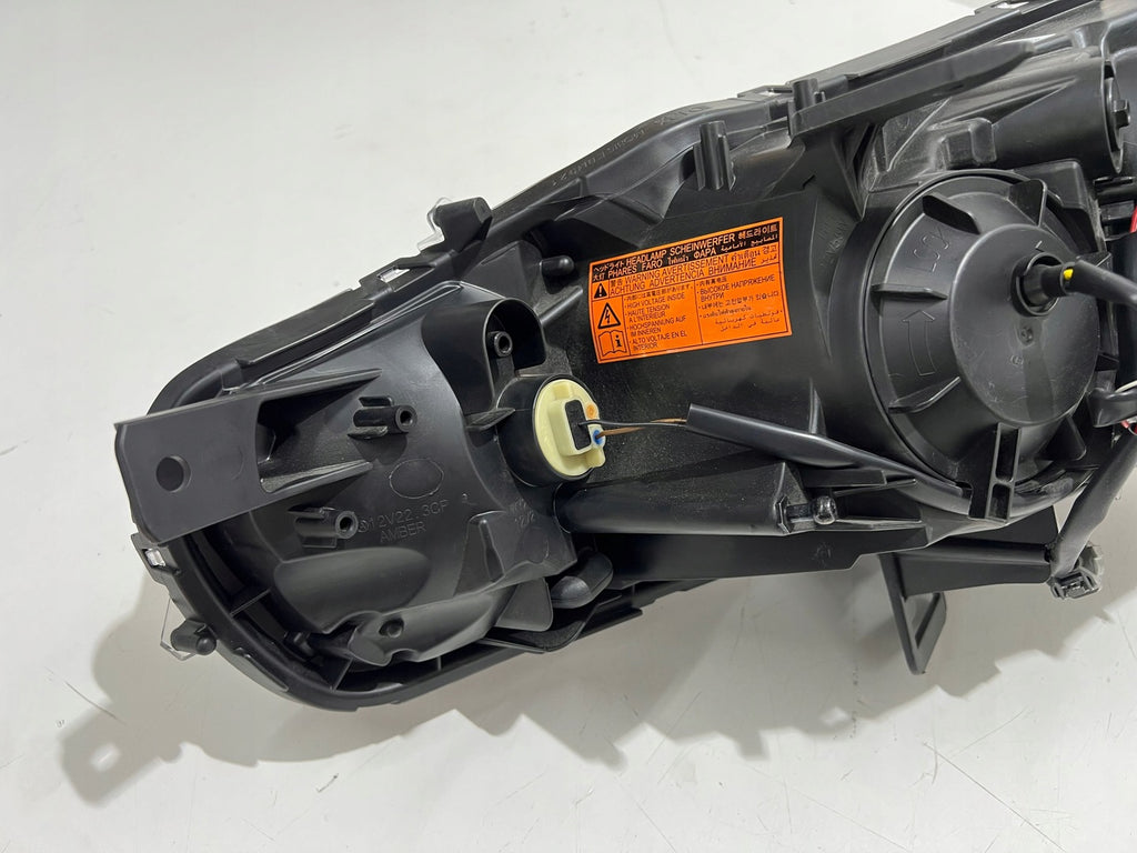 Frontscheinwerfer Mitsubishi Outlander II 8301C594 Xenon Rechts Headlight