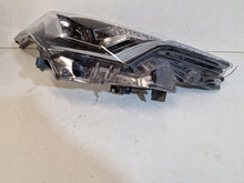 Laden Sie das Bild in den Galerie-Viewer, Frontscheinwerfer Toyota C-Hr 81110F407100 Rechts Scheinwerfer Headlight SCH9982136874fb