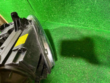 Laden Sie das Bild in den Galerie-Viewer, Frontscheinwerfer VW Touran 1T1941005C Links Scheinwerfer Headlight SCH7732768620al